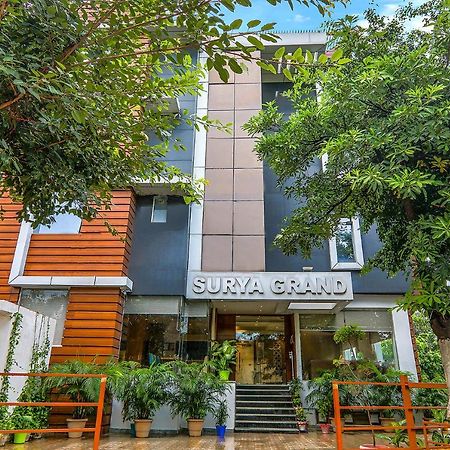 Fabhotel Surya Grand Gomti Nagar Chinhat Exterior photo